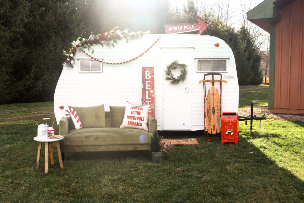 Camper Photo Prop – Retro Party Co